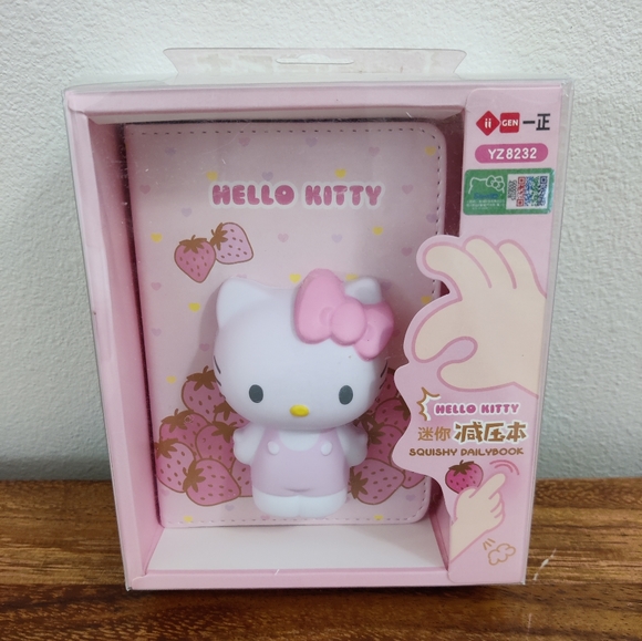 Kawaii Sanrio Hello Kitty 3D Stress Relief Notebook - Picture 2 of 4